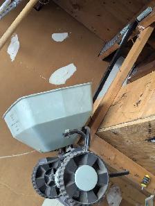 EZ Broadcast Spreader, for seeds and fertilizer