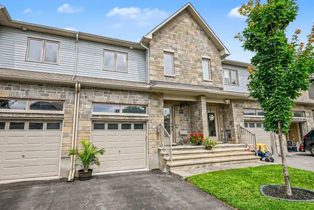 Carleton Place Townhome for Sale | Walk to Beach & Downtown