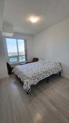 The World on Yonge Condo furnished with wifi parking Yonge&Steel - Photo 2