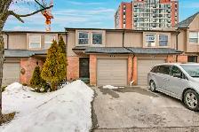 HUGE 4 DEN Townhouse for Rent for Lease (Meadowvale)