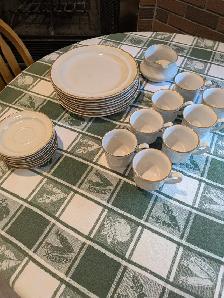 8 pc stone dish ware - Photo 2