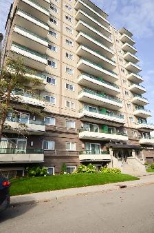 September Free - Bronson/Carling -1 Bdrm