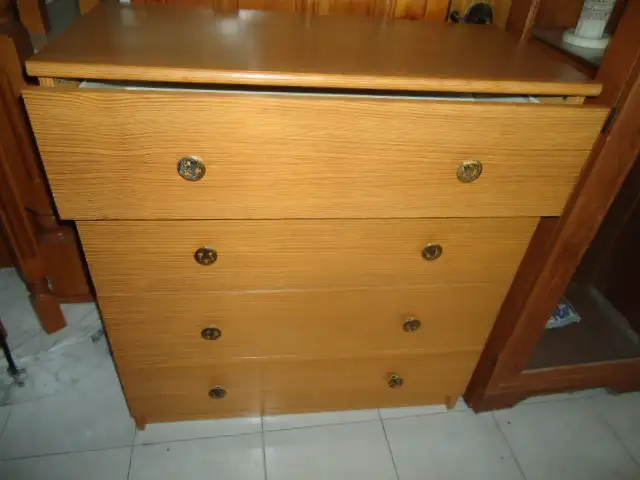 DRESSER WITH FOUR DRAWERS