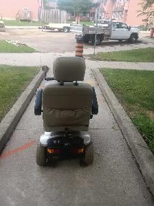 Pride Mobility Legend 4 Wheel Drive Scooter - Photo 2