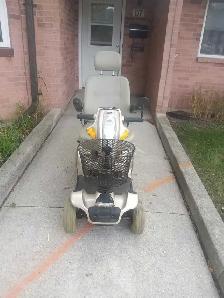 Pride Mobility Legend 4 Wheel Drive Scooter - Photo 3