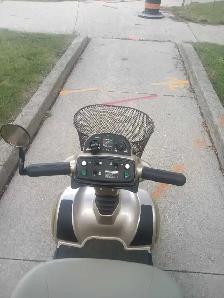 Pride Mobility Legend 4 Wheel Drive Scooter - Photo 5
