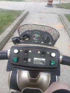 Pride Mobility Legend 4 Wheel Drive Scooter - Photo 7