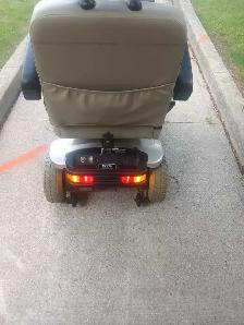 Pride Mobility Legend 4 Wheel Drive Scooter - Photo 8