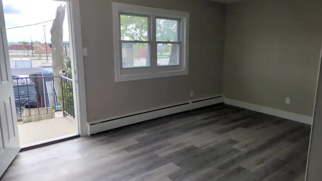 Modern 1 Bedroom Apartment Just Steps Away From Western Fair