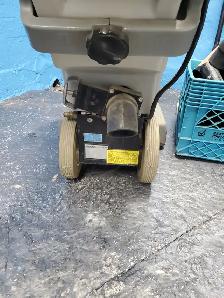 INDUSTRIAL CARPET CLEANING MACHINE $100.00 - Photo 3