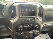 2020 Chevrolet Silverado 1500 CREW CAB WITH 6 FOOT BOX! - Photo 11