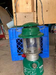 Vintage Coleman Lantern in wooden case. - Photo 2