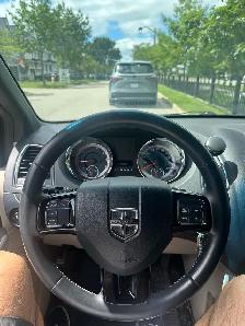 2015 Dodge Caravan SXT - Photo 2