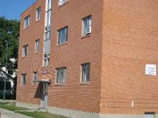 701 Wellington Ave - 1 BR - available September 1st