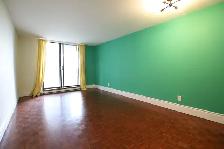 Cozy Downtown 1Bed/1Bath,Large Balcony,In-Unit Storage, Sept/Oct - Photo 6