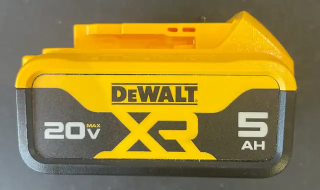DEWALT DCB205 20v 5AH BATTERY