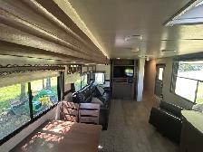 COUPLES TRAILER! - Photo 4
