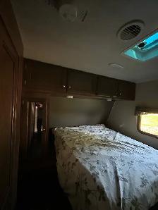 COUPLES TRAILER! - Photo 9