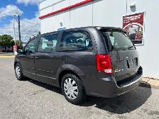 2017 Dodge Grand Caravan CANADA VALUE PACKAGE-1 OWNER-STOW N GO - Photo 3