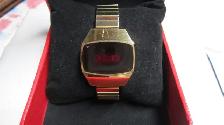 VINTAGE 1970‘S TIMEX SSQ LED WATCH RED SCREEN GOLD CASE - Photo 2