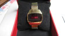 VINTAGE 1970‘S TIMEX SSQ LED WATCH RED SCREEN GOLD CASE - Photo 3
