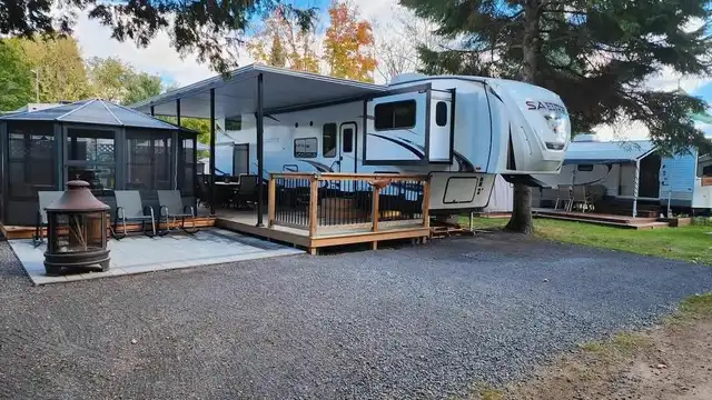 2022 Forest River Sabre Fifth Wheel - Model: Cobalt - FFL