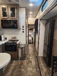 2022 Forest River Sabre Fifth Wheel - Model: Cobalt - FFL - Photo 11
