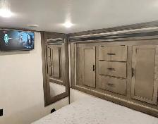 2022 Forest River Sabre Fifth Wheel - Model: Cobalt - FFL - Photo 16