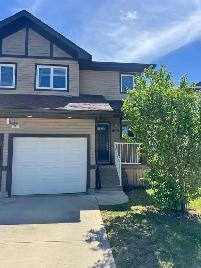3 Bed 1.5 Bath Duplex with Garage in Crystal Landing Avail Now!