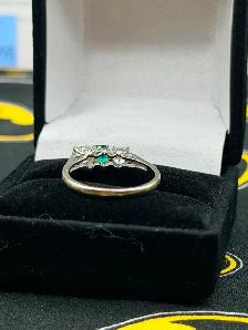 Beautiful 18KT White Gold Diamond & Emerald Ring (#3002) - Photo 6