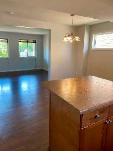 4 Bed 3.5 Bath Duplex with Finished Basement Available Now! - Photo 3