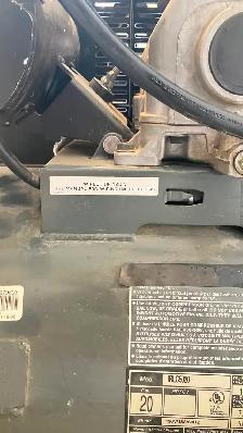 5hp/20 gal compressor for sale by owner - Photo 2