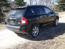 2015 Jeep Compass 4X4 with safety - Photo 2