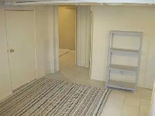 1 bdrm main floor suite, laundry, internet, more! - Photo 6