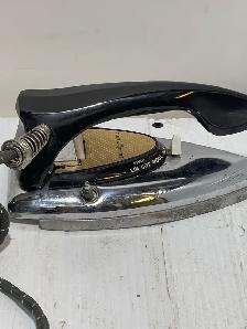 General Electric Steam Iron Model F98A - Photo 2