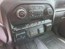2021 Chevrolet Silverado 2500HD Custom / 4X4 / 6.6L VORTEC / CRE - Photo 25