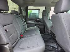 2021 Chevrolet Silverado 2500HD Custom / 4X4 / 6.6L VORTEC / CRE - Photo 28