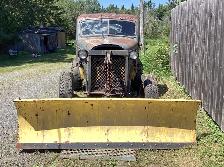 1939 GMC, 250 C.I. 6 Cylinder, PTO transmission winch tow truck - Photo 2