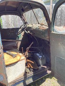 1939 GMC, 250 C.I. 6 Cylinder, PTO transmission winch tow truck - Photo 6