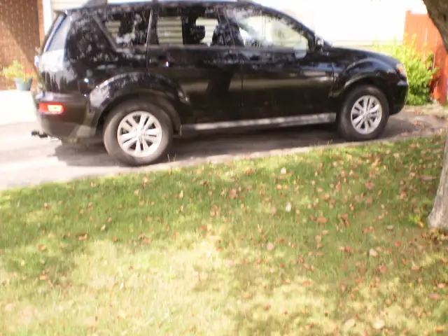 mitsubishi outlander 2011  superbe condition reviser complet  A