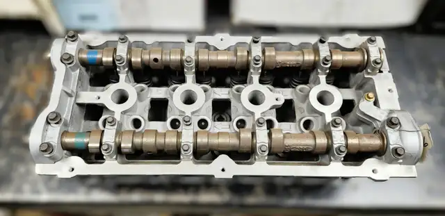 Culasse / Cylinder Head -  Chrysler 2.4L (16V DOHC)