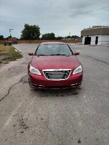 2013 Chrysler 200, fresh safety, clean title