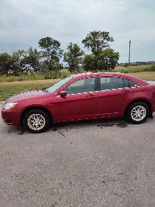 2013 Chrysler 200, fresh safety, clean title - Photo 3