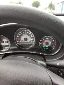 2013 Chrysler 200, fresh safety, clean title - Photo 10