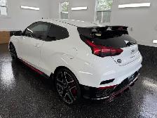 2022 Hyundai Veloster N - Photo 2