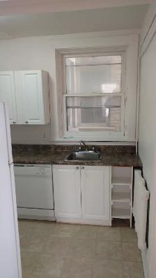3 Bedroom Sandy Hill Apartment for Rent (173 Daly Ave) - Photo 5