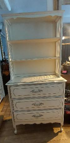 Meuble vintage pour chambre de petite fille. - Photo 3