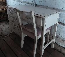 Meuble vintage pour chambre de petite fille. - Photo 4