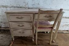 Meuble vintage pour chambre de petite fille. - Photo 5