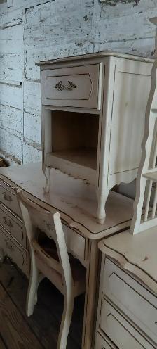 Meuble vintage pour chambre de petite fille. - Photo 6